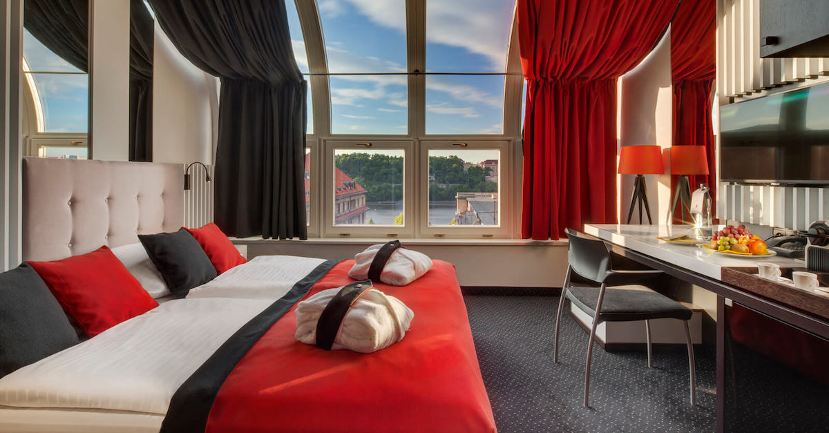 oteli-v-prage-ot-hotellook